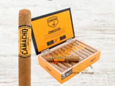 Camacho Connecticut Robusto tinh tế, tỉ mỉ từ bên ngoài đến bên trong